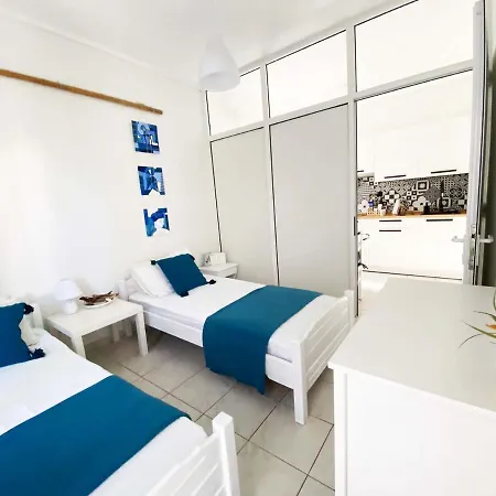 Cozy In Skala Fourkas, 2 Bedroom 100m/beach Apartment