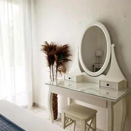 Cozy In Skala Fourkas, 2 Bedroom 100m/beach Apartment *