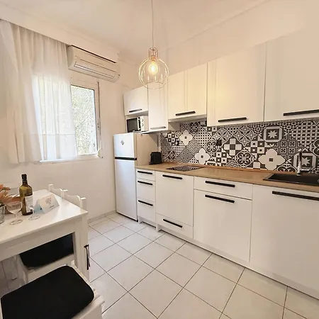 Cozy In Skala Fourkas, 2 Bedroom 100m/beach 아파트